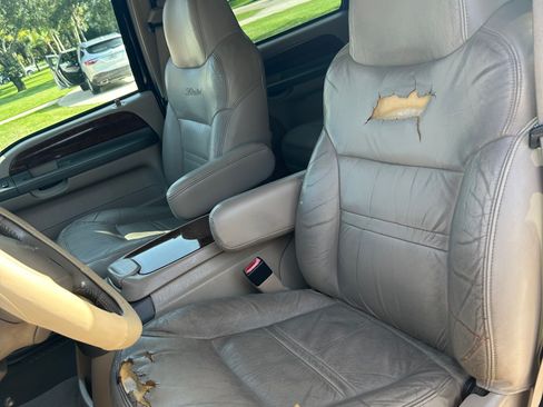 Used 2001 Ford Excursion Limited AWD/4WD image 10