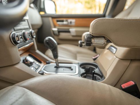 Used 2011 Land Rover LR4 image 13