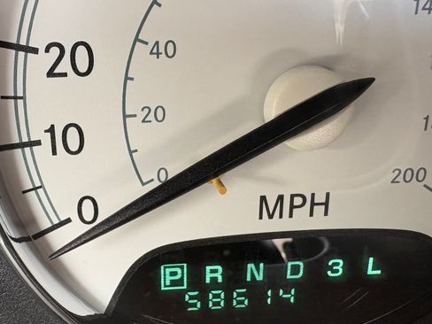 Used 2004 Chrysler Sebring Limited FWD image 14