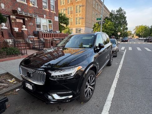 Used 2025 Volvo XC90 B5 Plus AWD/4WD image 10