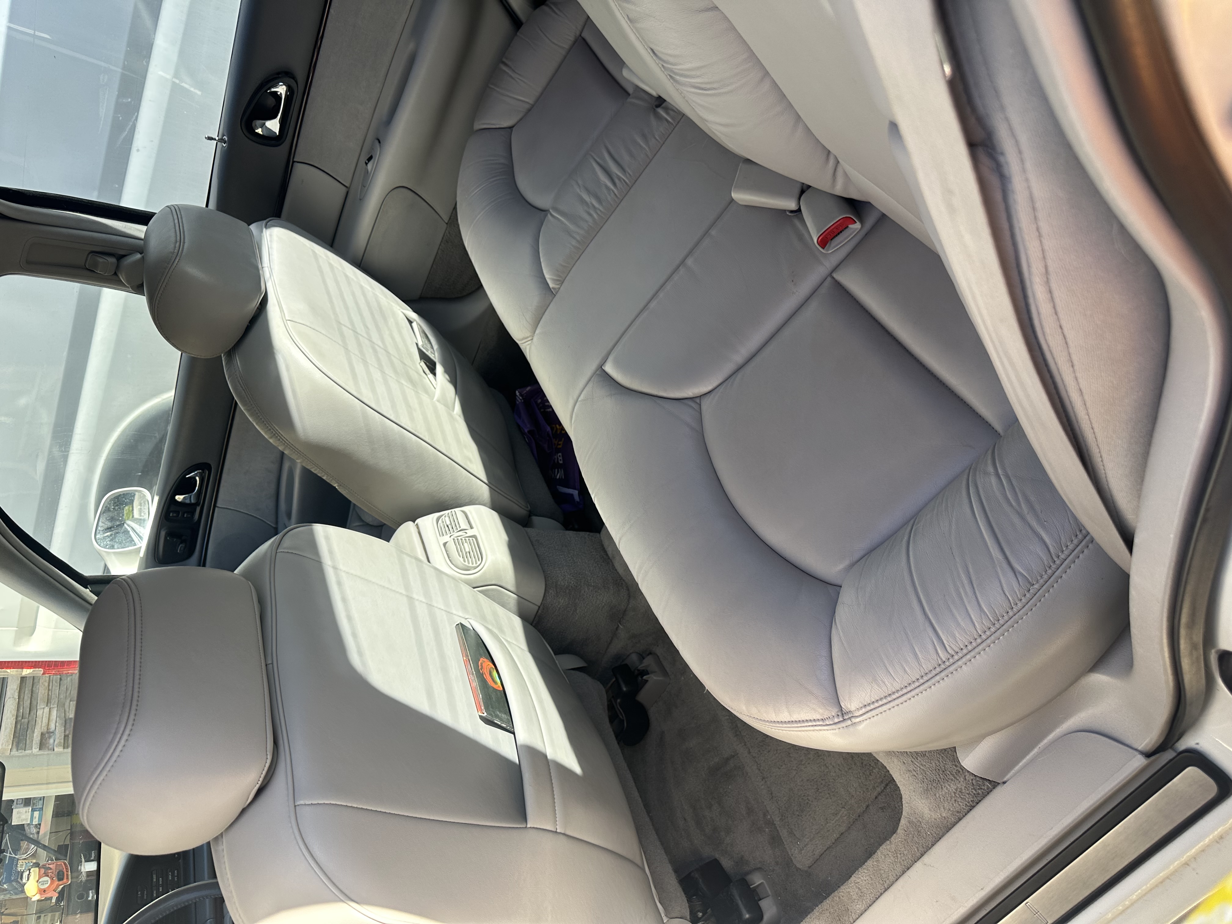 Used 1997 Lincoln Continental FWD image 9
