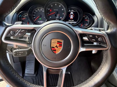 Used 2017 Porsche Cayenne Platinum Edition AWD/4WD image 10