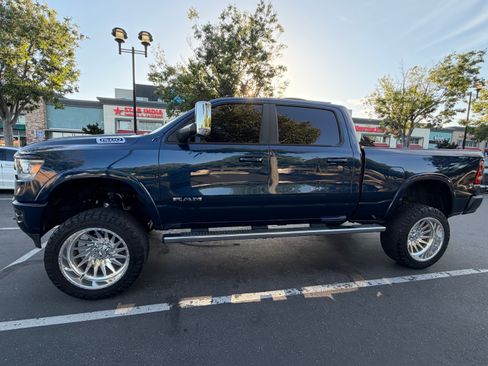 Used 2019 RAM 1500 Laramie w/ Sport Appearance Package AWD/4WD image 10