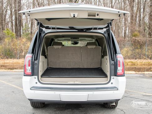 Used 2018 GMC Yukon XL Denali w/ Denali Ultimate Package image 13