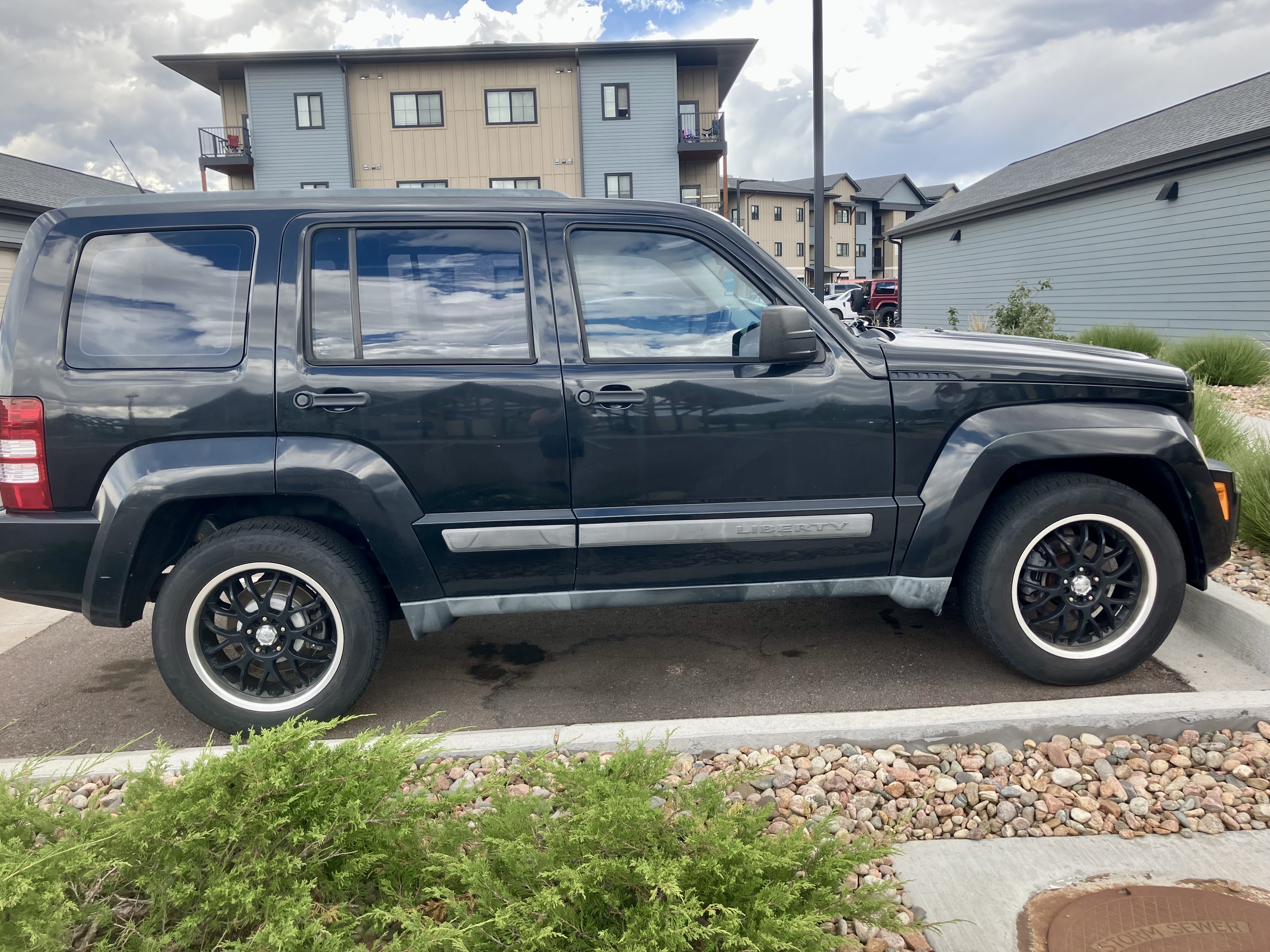 Used 2011 Jeep Liberty Sport RWD image 5