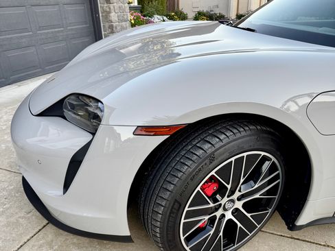 Used 2021 Porsche Taycan 4S image 6