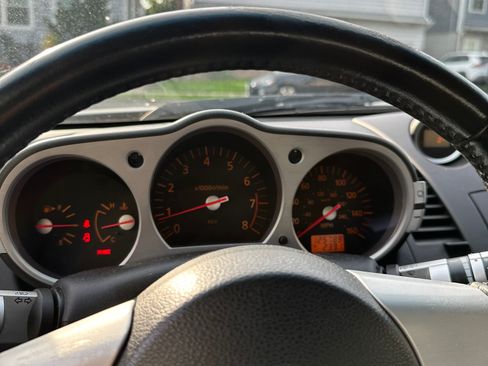 Used 2004 Nissan 350Z Coupe w/ Cargo Convenience Pkg image 14