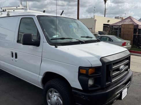 Used 2013 Ford E-150 and Econoline 150 w/ PWR Group image 2