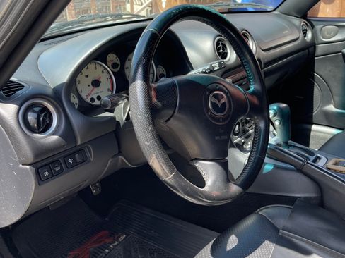 Used 2005 MAZDA MX-5 Miata LS RWD image 5