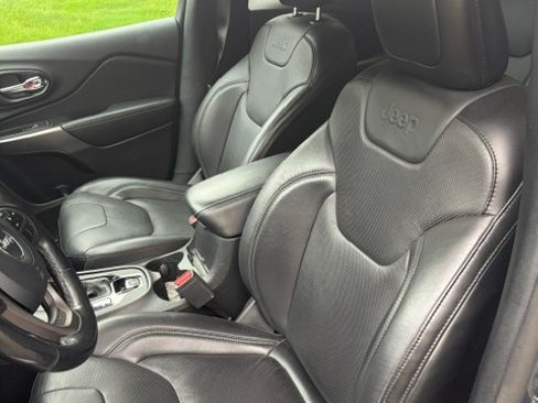 Used 2020 Jeep Cherokee Limited AWD/4WD image 8