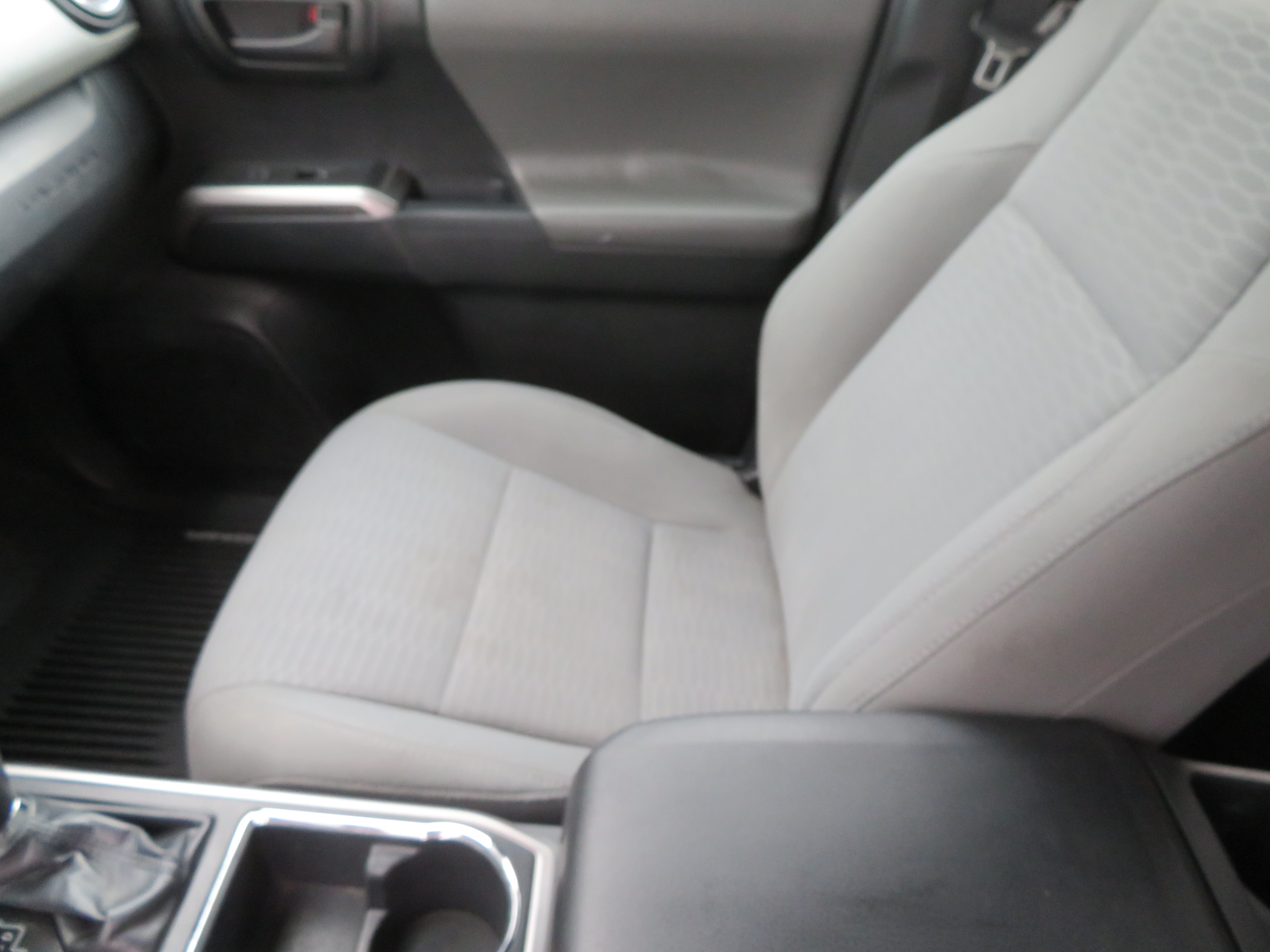 Used 2019 Toyota Tacoma SR5 AWD/4WD image 23
