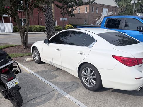 Used 2017 INFINITI Q50 3.0t Premium RWD image 2
