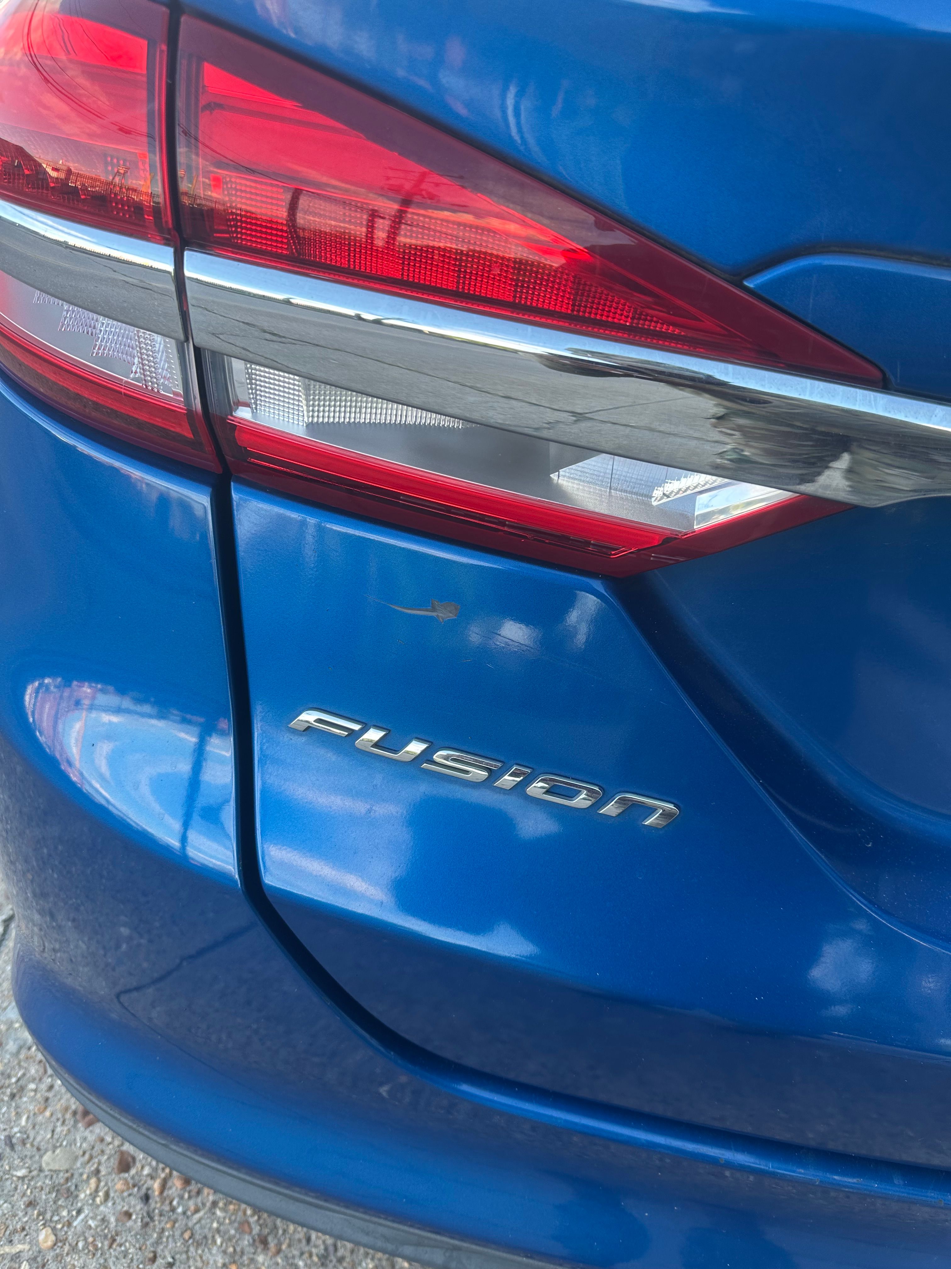 Used 2017 Ford Fusion SE FWD image 24