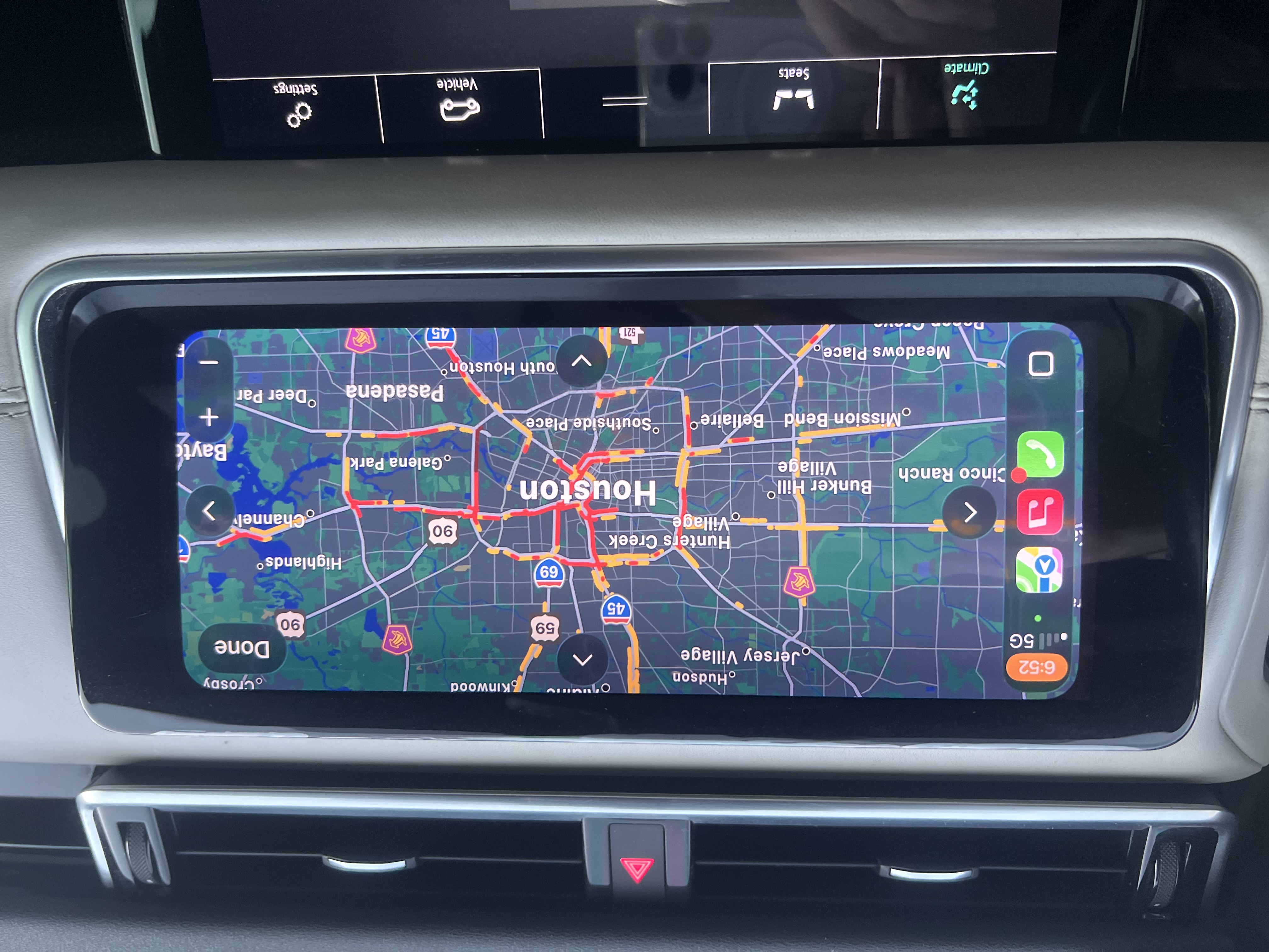 Used 2018 Land Rover Range Rover Velar R-Dynamic SE AWD/4WD image 18