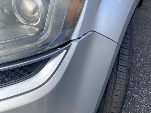 Used 2016 GMC Acadia SLE image 16