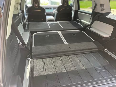 Used 2024 Rivian R1S Adventure AWD/4WD image 6