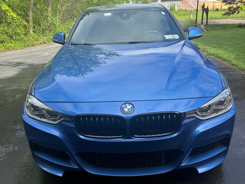 Used 2017 BMW 340i xDrive Sedan AWD/4WD image 2