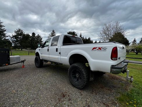 Used 2004 Ford F250 XL AWD/4WD image 4