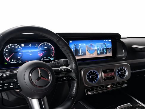 Used 2025 Mercedes-Benz G 550 G 550 Sport Utility 4D image 8