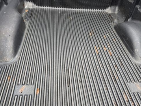 Used 2017 Nissan Frontier SV image 5