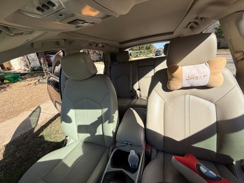 Used 2012 Cadillac SRX Luxury image 8