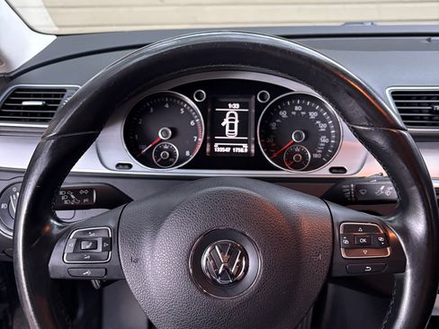 Used 2014 Volkswagen CC Sport FWD image 12