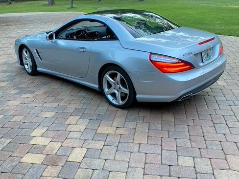Used 2013 Mercedes-Benz SL 550 image 16