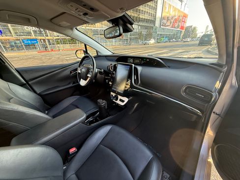 Used 2017 Toyota Prius Prime Advanced image 12