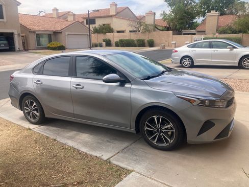 Used 2023 Kia Forte LXS FWD image 6