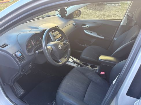 Used 2011 Toyota Corolla S image 11