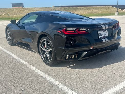 Used 2020 Chevrolet Corvette Stingray Coupe RWD image 2