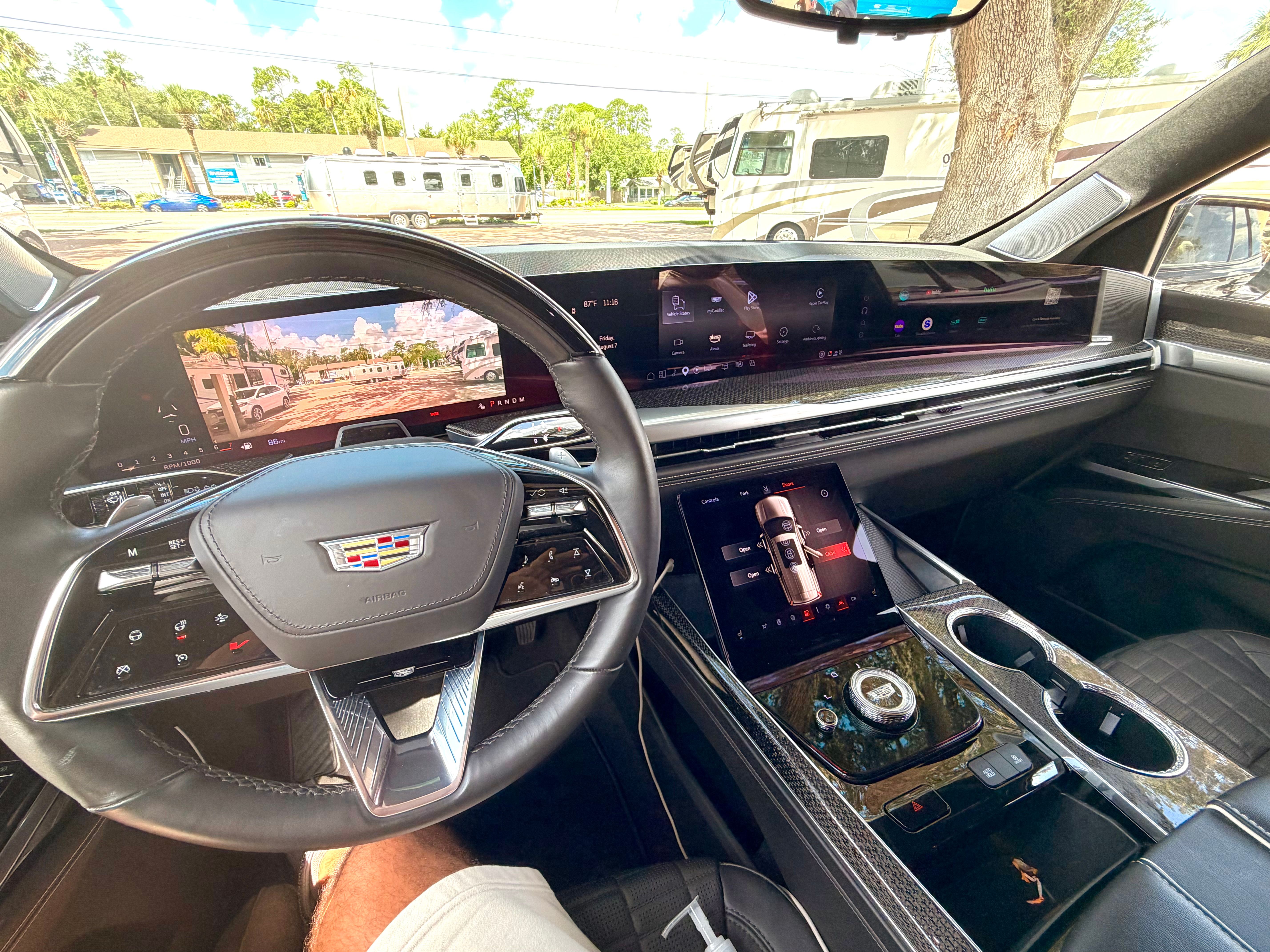 Used 2025 Cadillac Escalade V AWD/4WD image 10