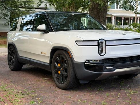 Used 2023 Rivian R1S Launch Edition AWD/4WD image 8