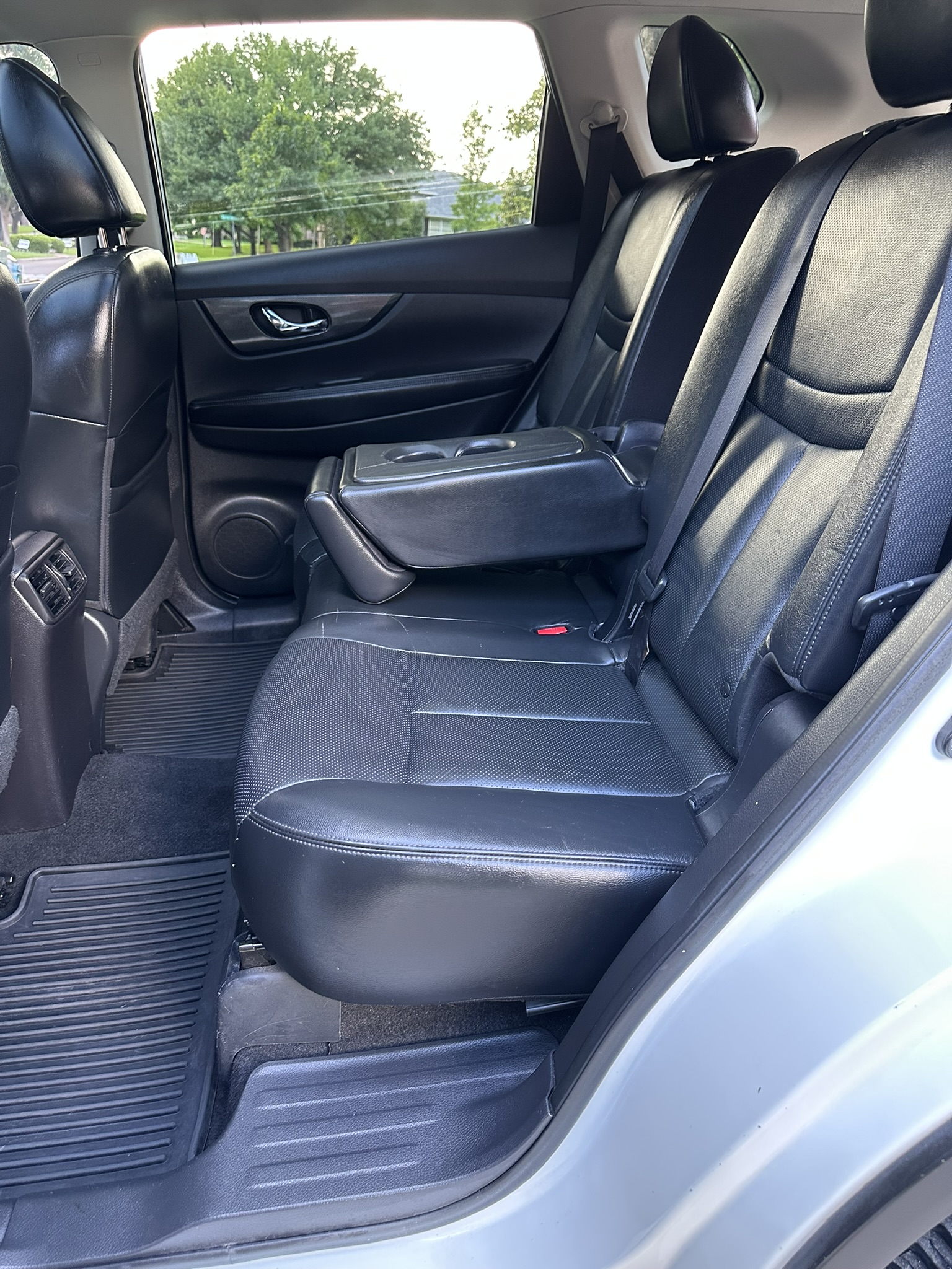 Used 2014 Nissan Rogue SL w/ SL Premium Package FWD image 13