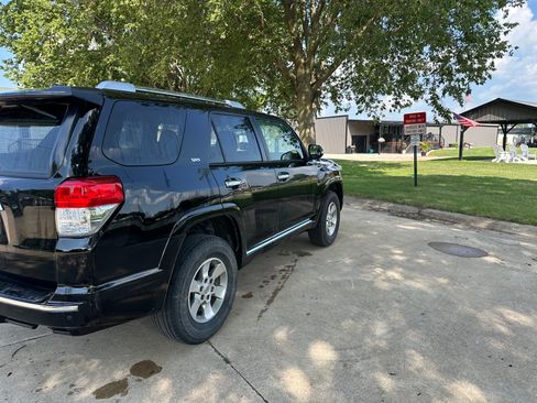 Used 2012 Toyota 4Runner SR5 RWD image 5