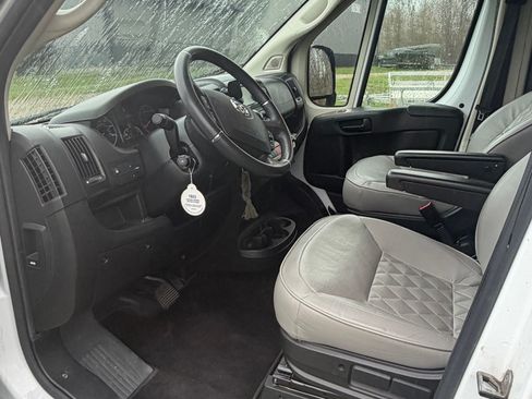 Used 2017 RAM ProMaster 2500 w/ Mopar Trailer Tow Group FWD image 9