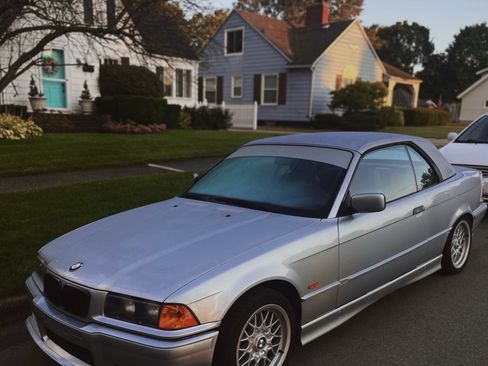 Used 1997 BMW 328i Convertible image 2