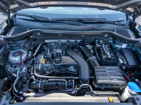 Used 2022 Volkswagen Taos SE w/ Panoramic Sunroof Package image 22