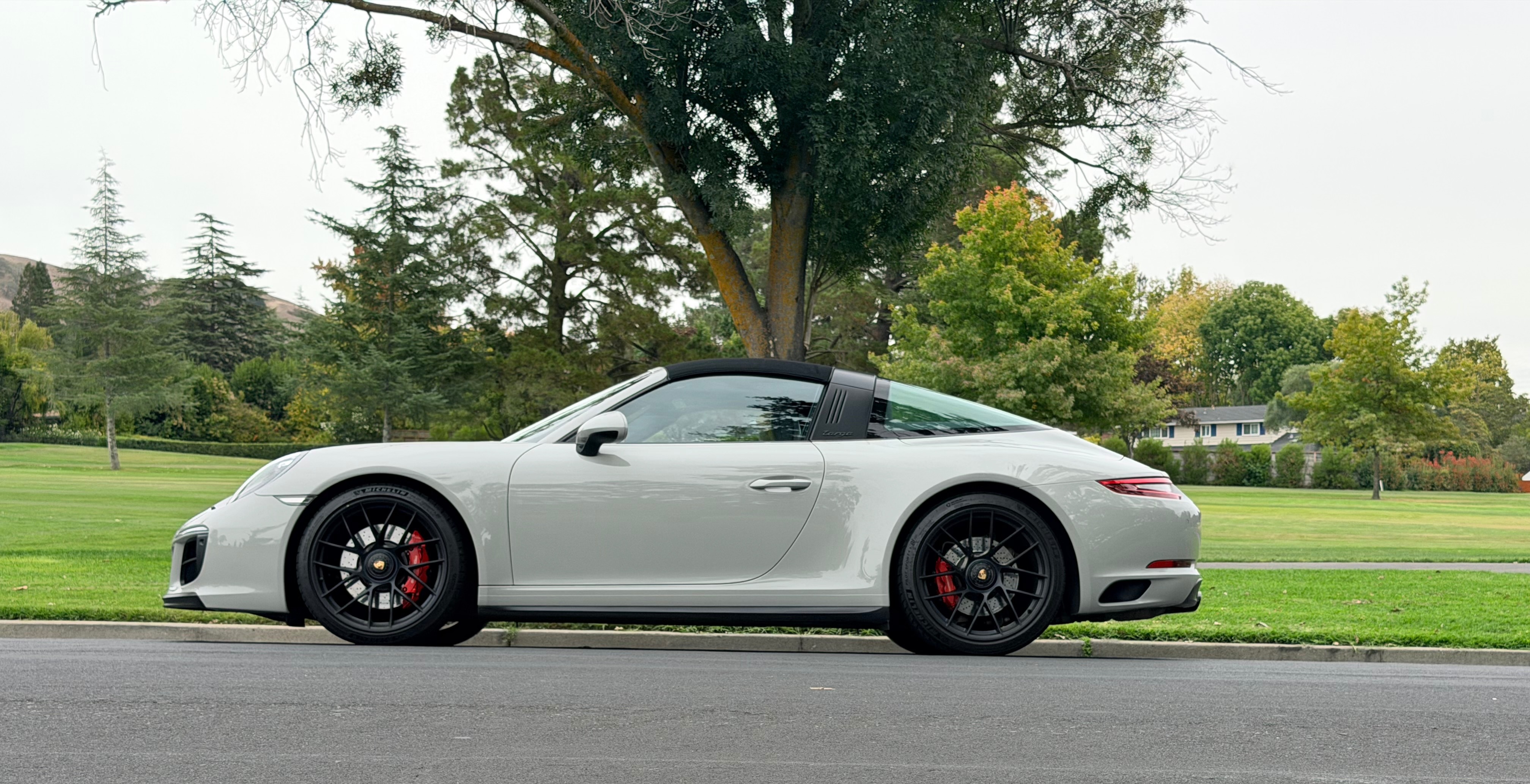 Used 2018 Porsche 911 Targa 4 GTS AWD/4WD image 4