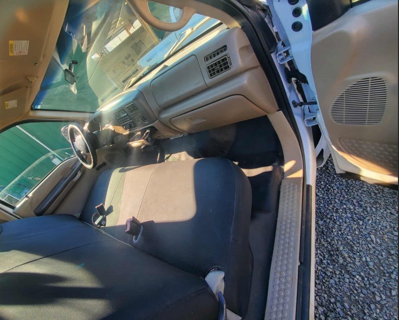 Used 2001 Ford F350 4x4 Regular Cab DRW Super Duty image 5