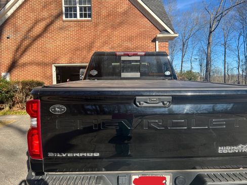 Used 2023 Chevrolet Silverado 2500 High Country w/ Z71 Off-Road Package image 12