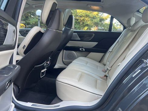 Used 2017 Lincoln Continental Black Label w/ Technology Package image 8