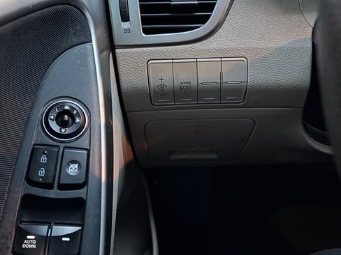 Used 2016 Hyundai Elantra GT image 10