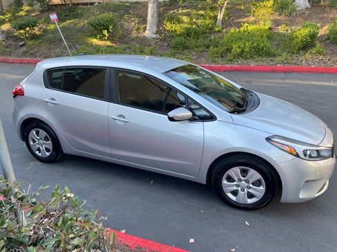 Used 2018 Kia Forte LX image 6