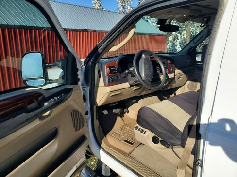 Used 2005 Ford F250 Lariat image 20