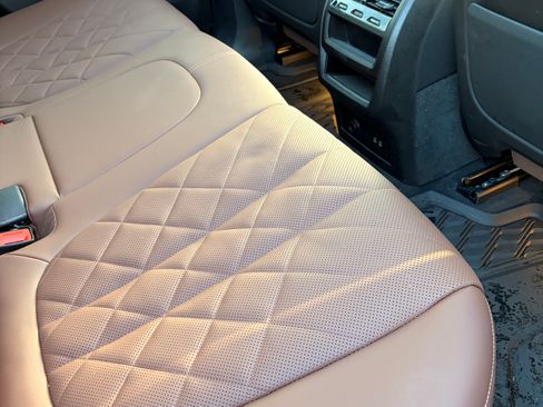 Used 2024 BMW X5 xDrive40i w/ Premium Package image 9