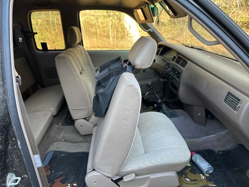 Used 1997 Toyota T100 DX image 1