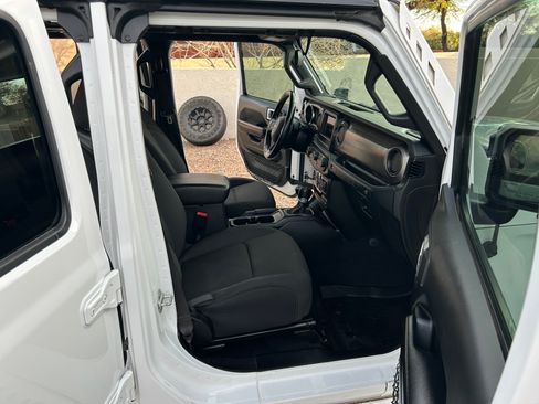 Used 2020 Jeep Wrangler Unlimited Sport S image 8