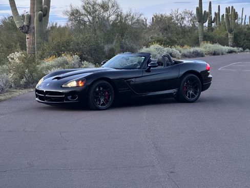 Used 2004 Dodge Viper SRT-10 image 9