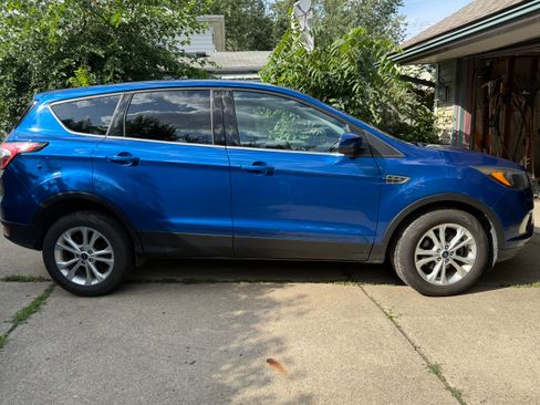 Used 2017 Ford Escape SE FWD image 6